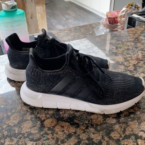 Glitter Gold & Black Swift Run